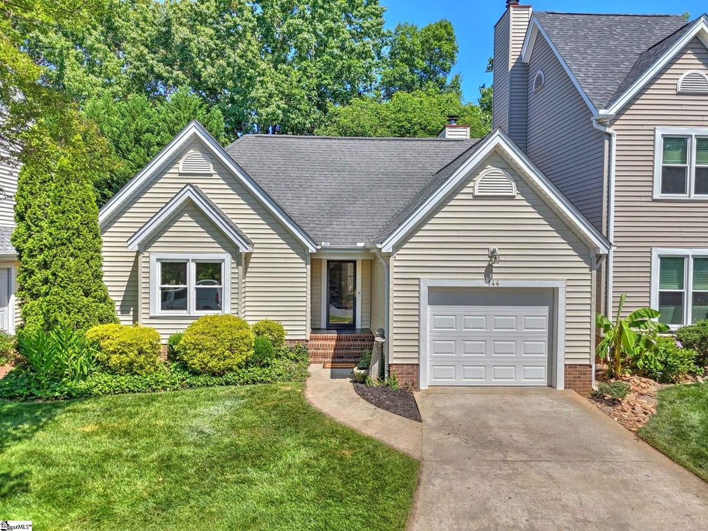 144 Forest Lake Drive, Simpsonville, SC 29681