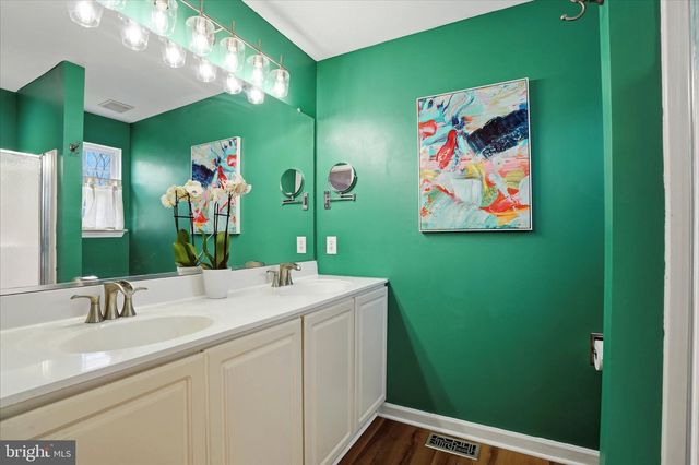 203 ROBERTS LN, Coatesville, PA 19320