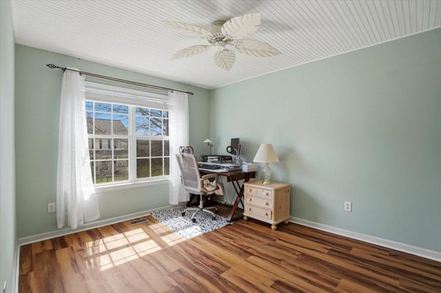 203 ROBERTS LN, Coatesville, PA 19320