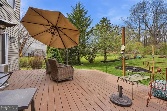 203 ROBERTS LN, Coatesville, PA 19320