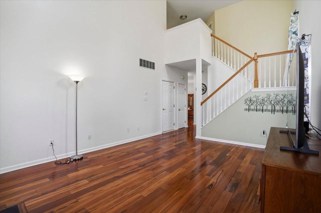 203 ROBERTS LN, Coatesville, PA 19320