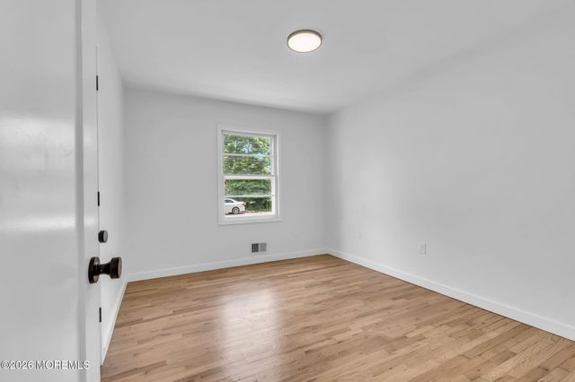 1213 3rd Avenue, Toms River, NJ 08757