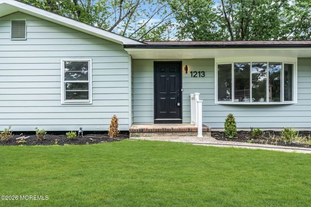 1213 3rd Avenue, Toms River, NJ 08757