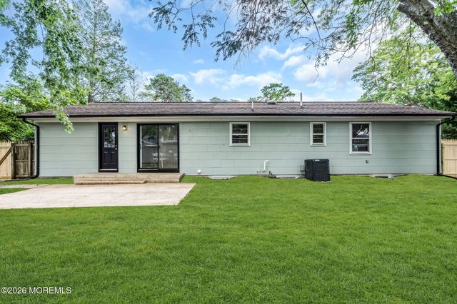 1213 3rd Avenue, Toms River, NJ 08757