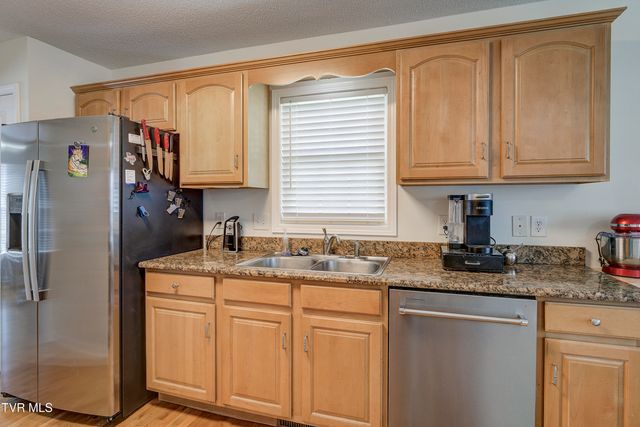 129 Violet Lane, Bluff City, TN 37618