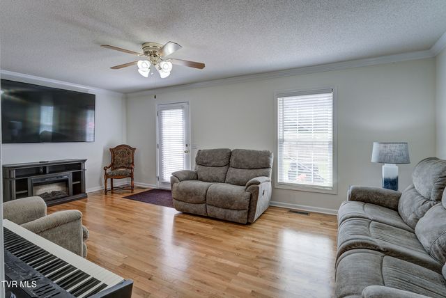 129 Violet Lane, Bluff City, TN 37618