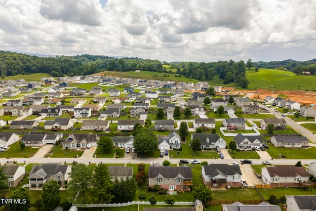 129 Violet Lane, Bluff City, TN 37618