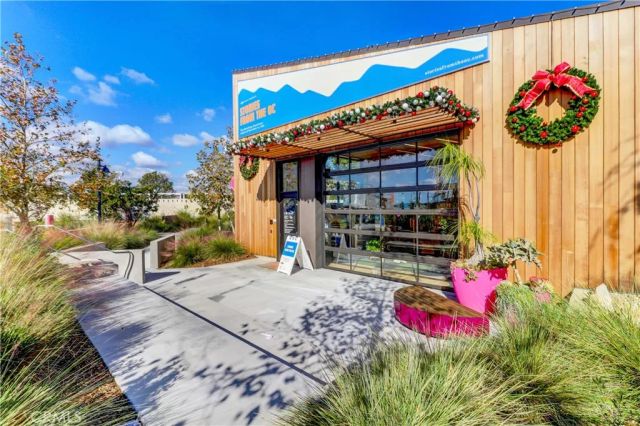 130 spectacle, Irvine, CA 92618