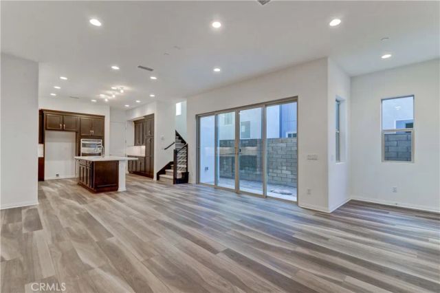 130 spectacle, Irvine, CA 92618