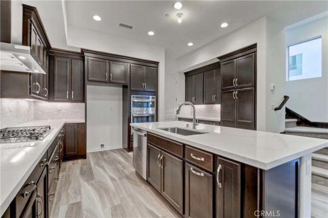 130 spectacle, Irvine, CA 92618