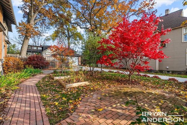 356 Woodmere Avenue Se, City Of Grand Rapids, MI 49506