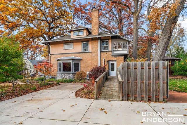 356 Woodmere Avenue Se, City Of Grand Rapids, MI 49506