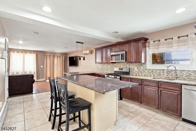 1528 Washington Ave, Pompton Lakes Boro, NJ 07442