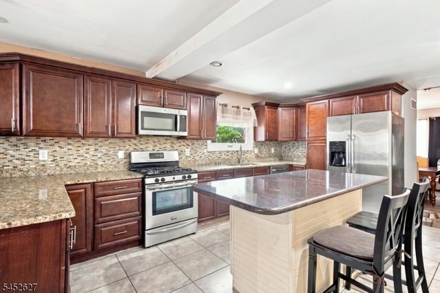 1528 Washington Ave, Pompton Lakes Boro, NJ 07442