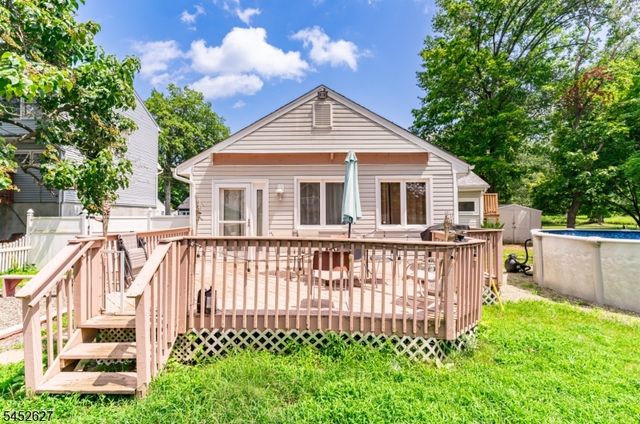 1528 Washington Ave, Pompton Lakes Boro, NJ 07442