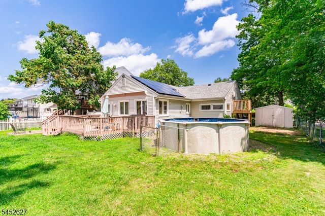 1528 Washington Ave, Pompton Lakes Boro, NJ 07442