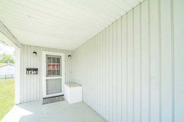 1433 W 5th Street, Anderson, IN 46016