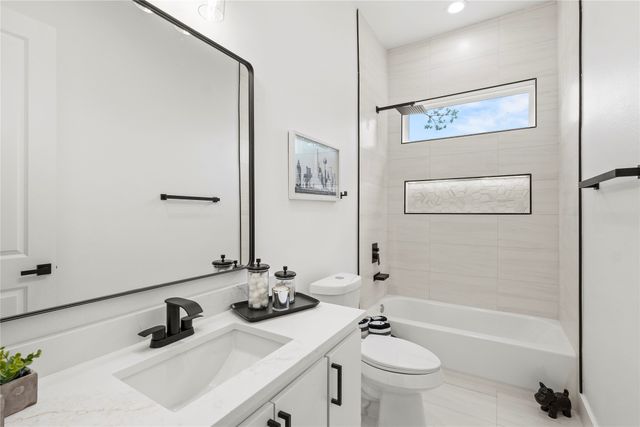 221 S Henderson Avenue, Dallas, TX 75214