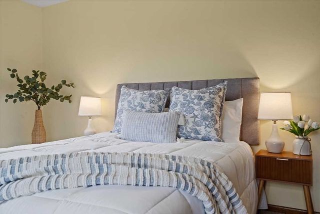 34 Fort Sumter Dr, Holden, MA 01520