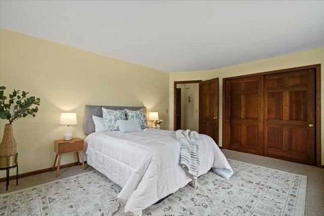 34 Fort Sumter Dr, Holden, MA 01520