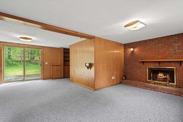 34 Fort Sumter Dr, Holden, MA 01520