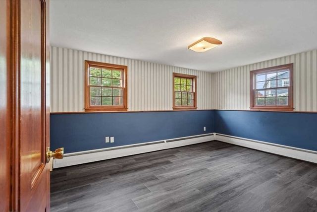 34 Fort Sumter Dr, Holden, MA 01520