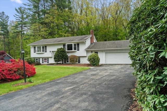 34 Fort Sumter Dr, Holden, MA 01520