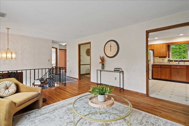 34 Fort Sumter Dr, Holden, MA 01520