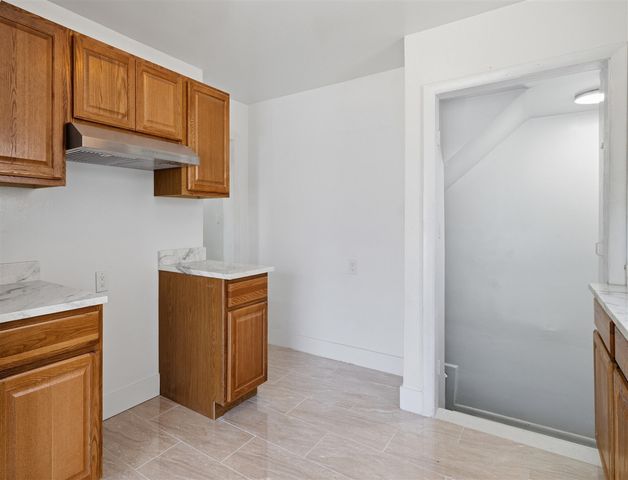 6816 Evergreen Road, Detroit, MI 48228