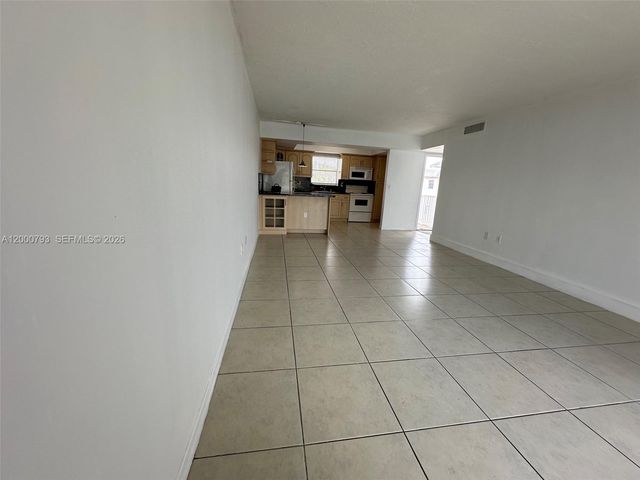 7340 SW 82nd St C203, Miami, FL 33143