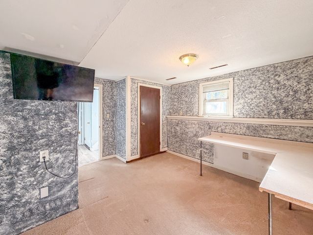 64 Hillside Dr, Plymouth, MA 02360