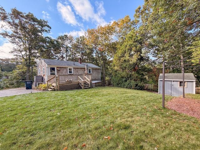 64 Hillside Dr, Plymouth, MA 02360