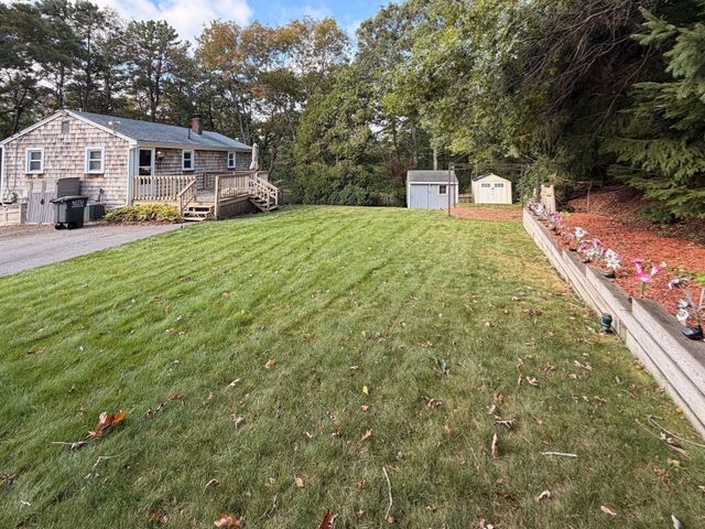 64 Hillside Dr, Plymouth, MA 02360