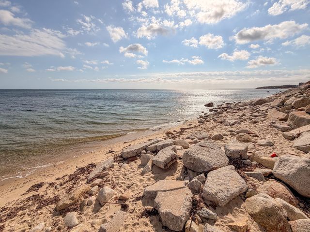 64 Hillside Dr, Plymouth, MA 02360