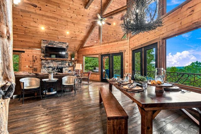 560 Endless View Road, Mineral Bluff, GA 30559