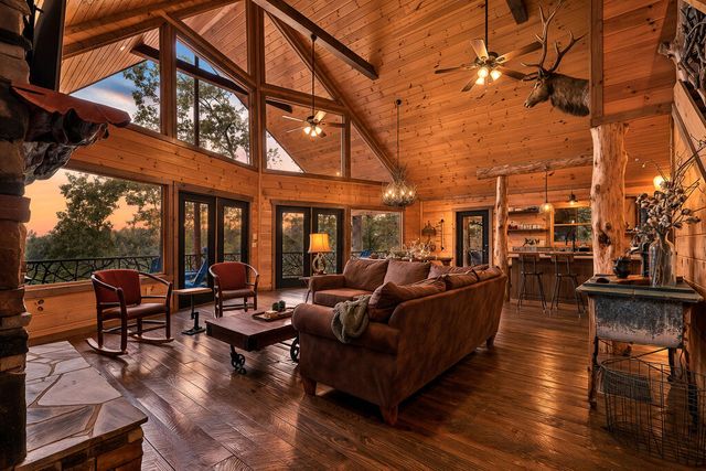 560 Endless View Road, Mineral Bluff, GA 30559