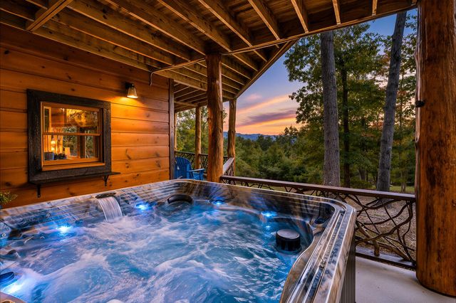 560 Endless View Road, Mineral Bluff, GA 30559