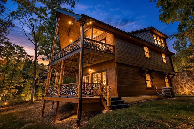 560 Endless View Road, Mineral Bluff, GA 30559