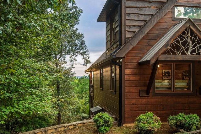 560 Endless View Road, Mineral Bluff, GA 30559