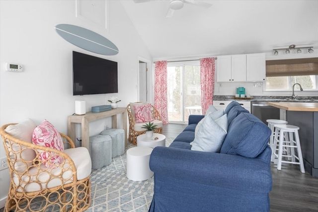 30 Roosevelt Rd 1, Marshfield, MA 02050