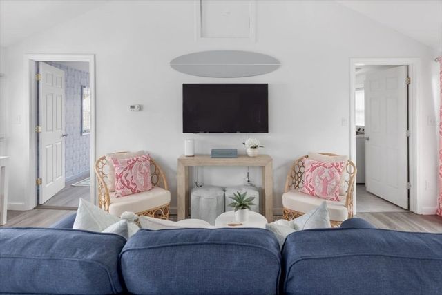 30 Roosevelt Rd 1, Marshfield, MA 02050