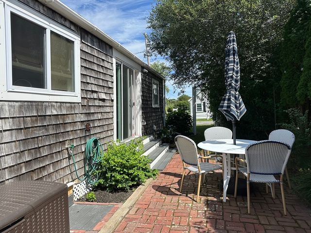 30 Roosevelt Rd 1, Marshfield, MA 02050