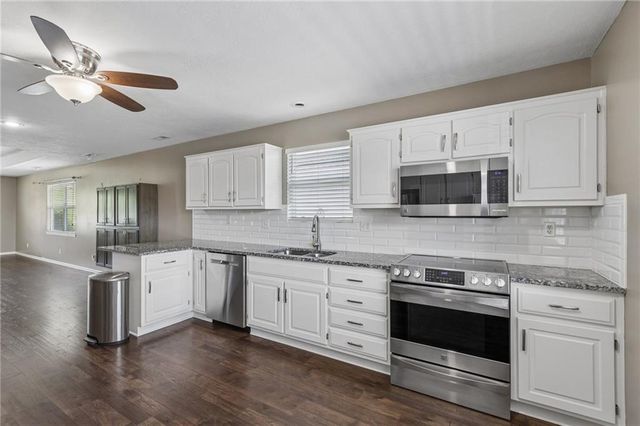 524 Saturn Drive, Raymore, MO 64083