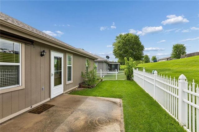 524 Saturn Drive, Raymore, MO 64083