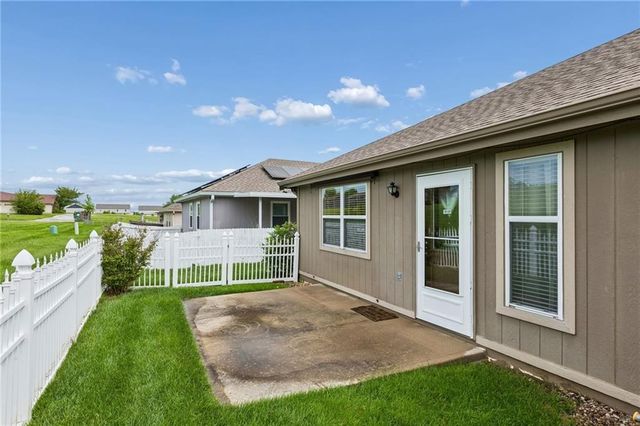 524 Saturn Drive, Raymore, MO 64083