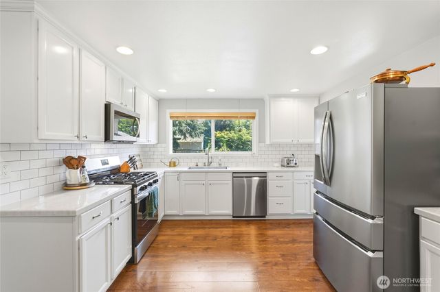 5208 191st Street SW, Lynnwood, WA 98036
