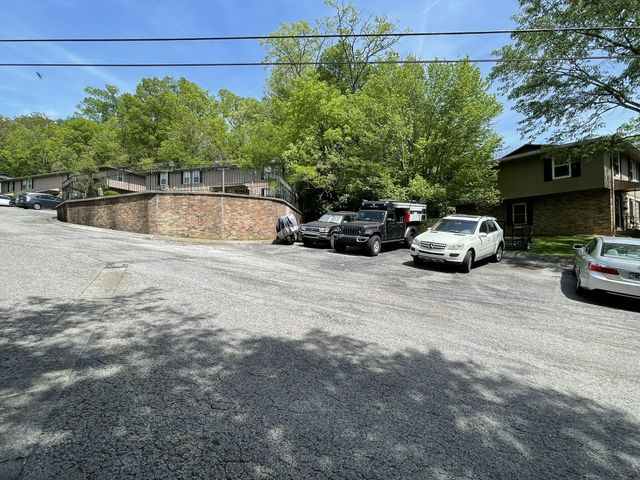 110 Bellevue Rd Apt 16, Nashville, TN 37221