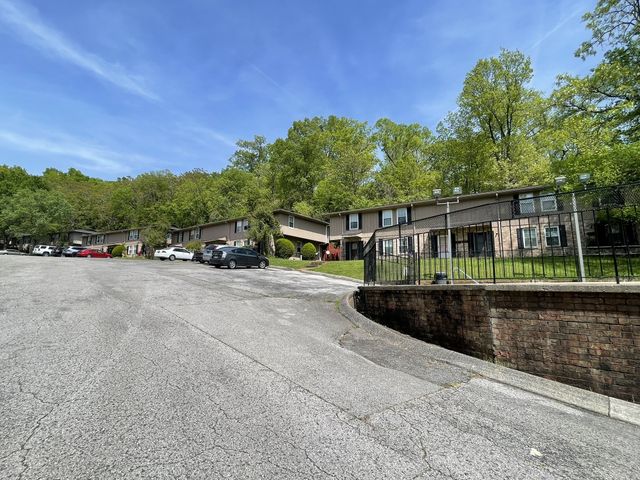 110 Bellevue Rd Apt 16, Nashville, TN 37221