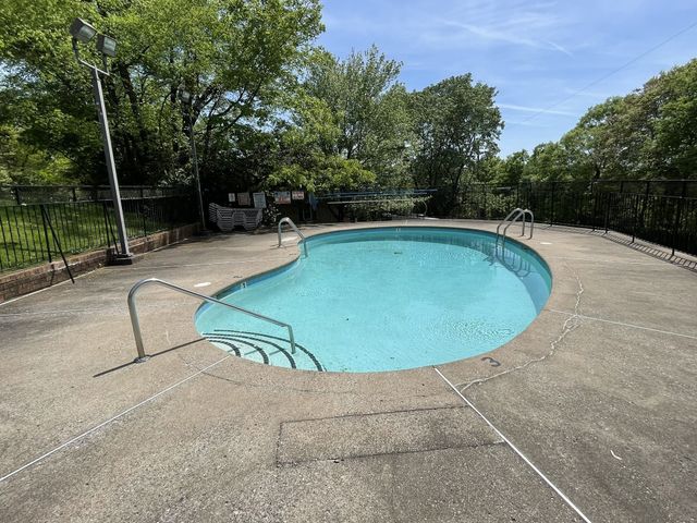 110 Bellevue Rd Apt 16, Nashville, TN 37221