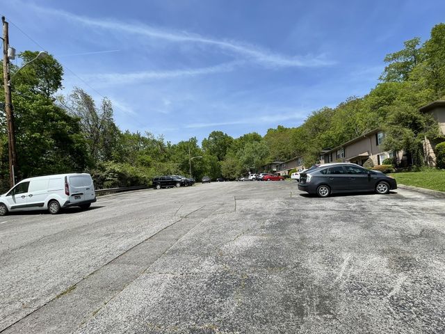 110 Bellevue Rd Apt 16, Nashville, TN 37221